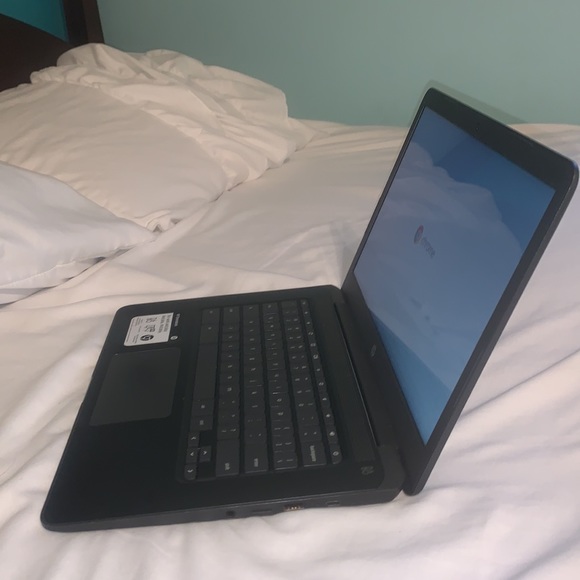 GREAT CONDITION 14 inch HP Chromebook 14 Laptop WITH CHARGER - Picture 6 of 6